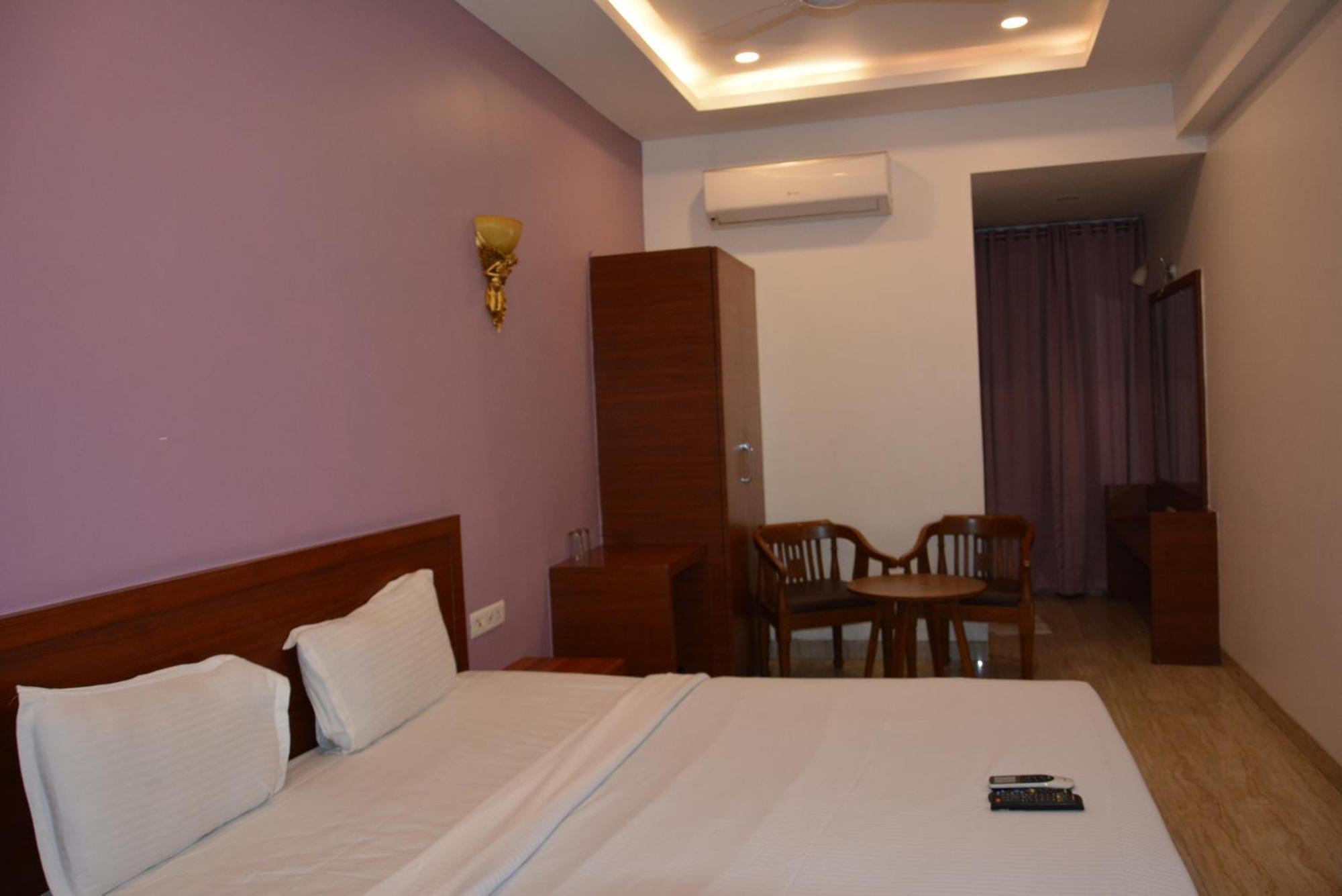 Hotel The Grand Neelam à Rāipur Extérieur photo