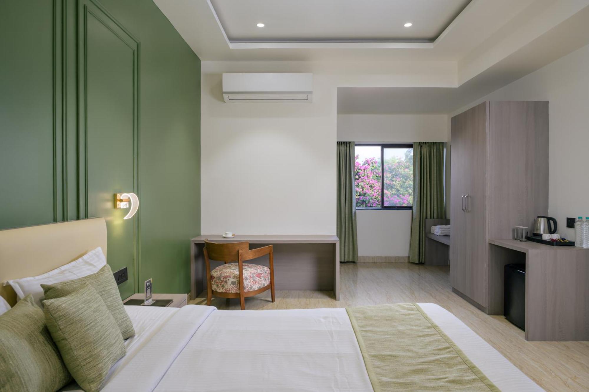 Hotel The Grand Neelam à Rāipur Extérieur photo